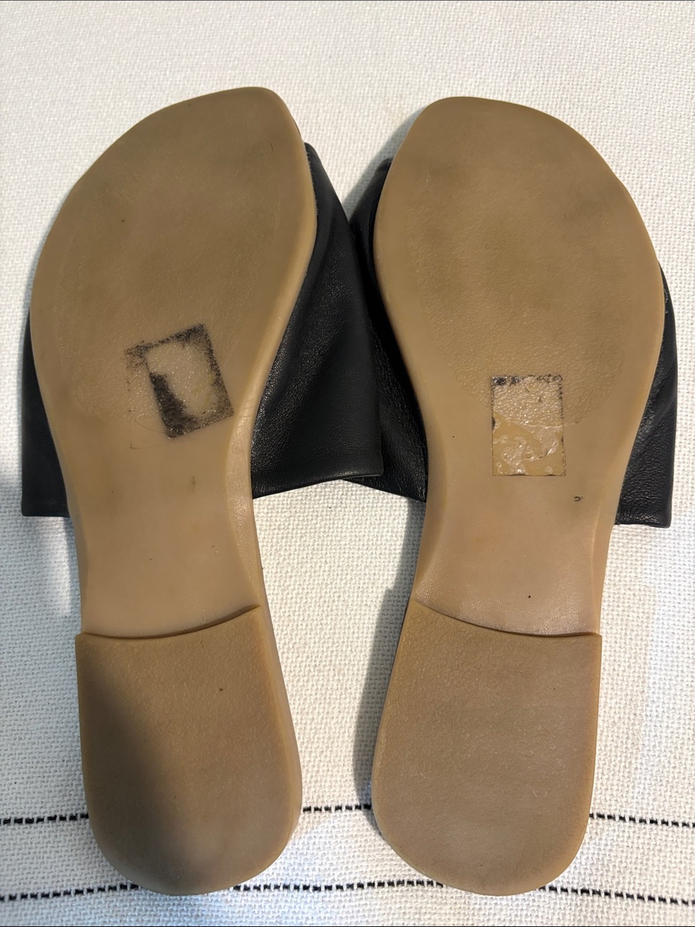 le chateau Black Slide Sandals | Minimalist Leather Summer Slides | Size 8 - Picture 4 of 5